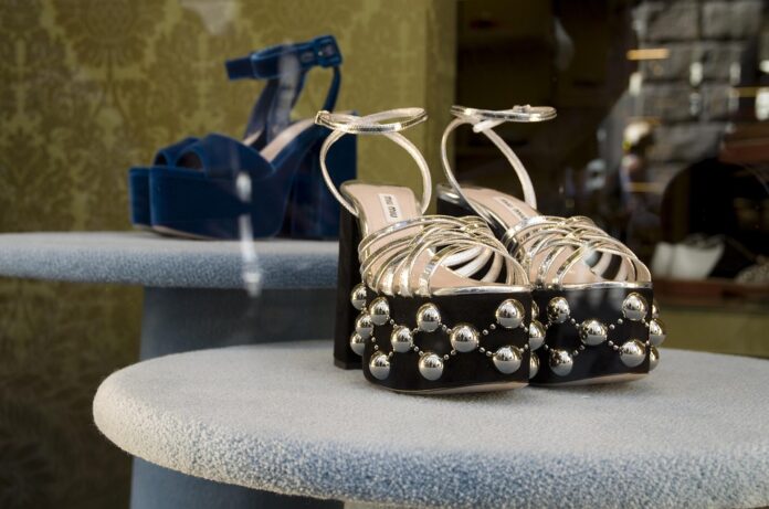 shoes-2640427_960_720.jpg